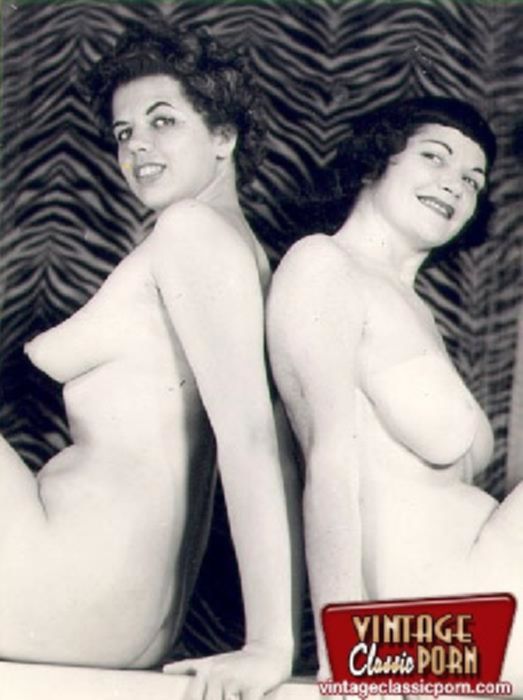 Горячие девушки 80-х показывают свои голые формы